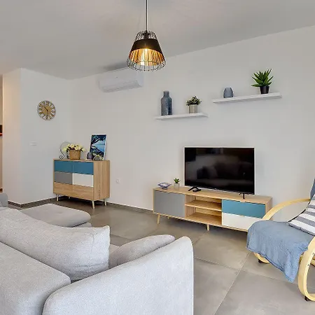 Mit Meerblick, Nur 500 Meter Zum